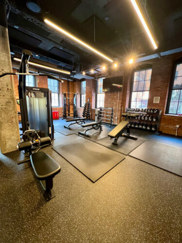 weight lifting equipment